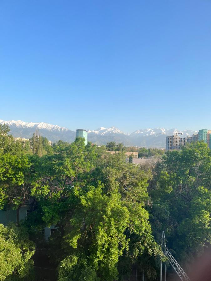 Уютная Студия С Видом На Горы Almaty Eksteriør bilde